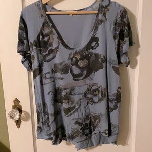 Aritzia Raglan Modal T-Shirt in Blue Floral